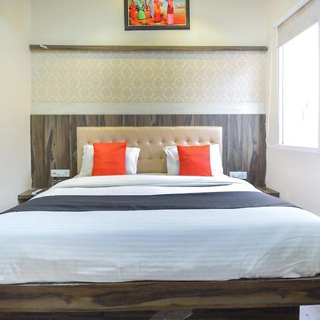 Capital O Moments Inn Amritsar Esterno foto