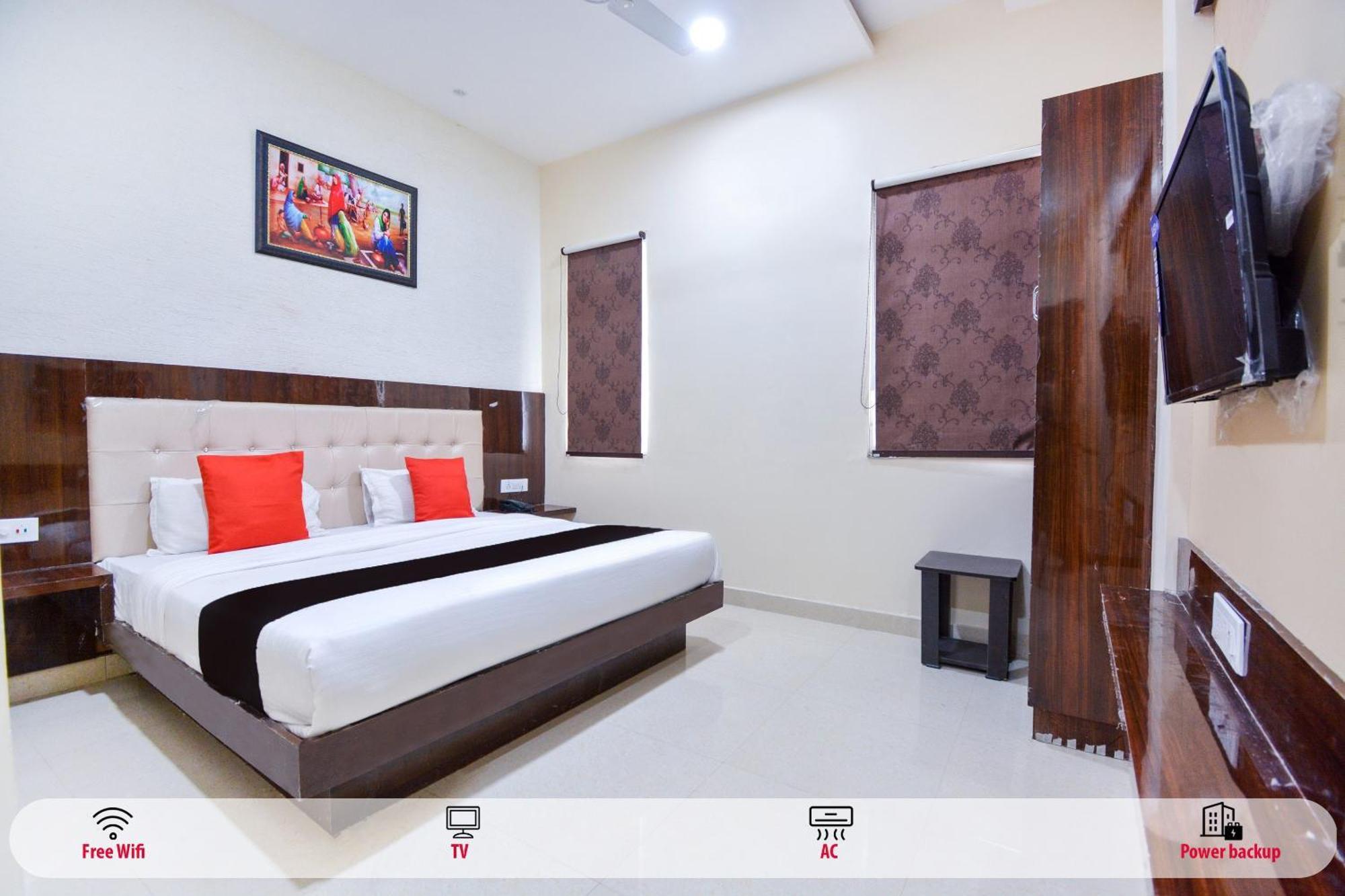 Capital O Moments Inn Amritsar Esterno foto
