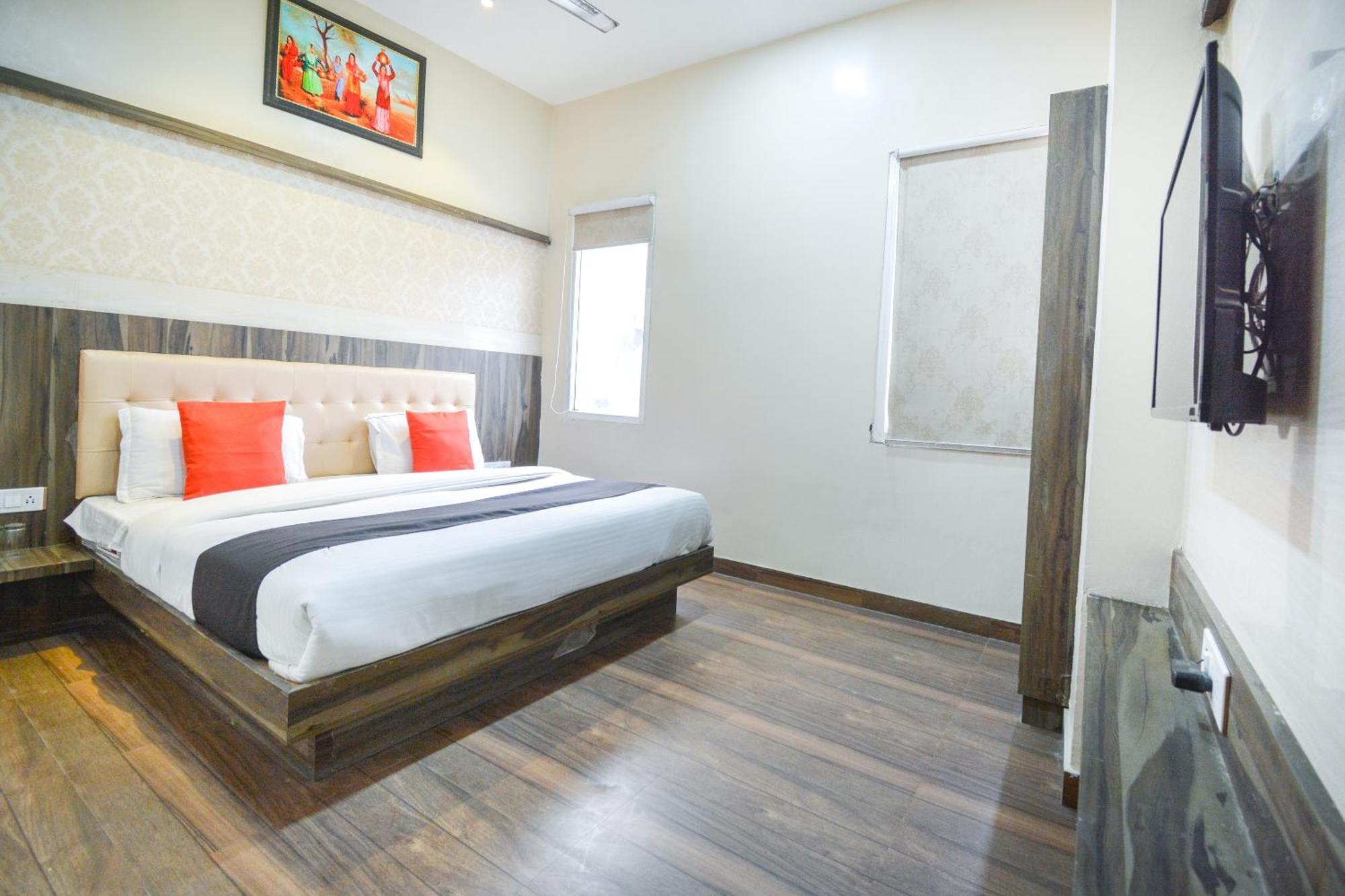 Capital O Moments Inn Amritsar Esterno foto
